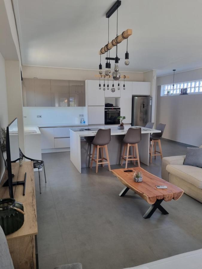 New Minimal Apartment,10' From Athens Airport Spáta Esterno foto